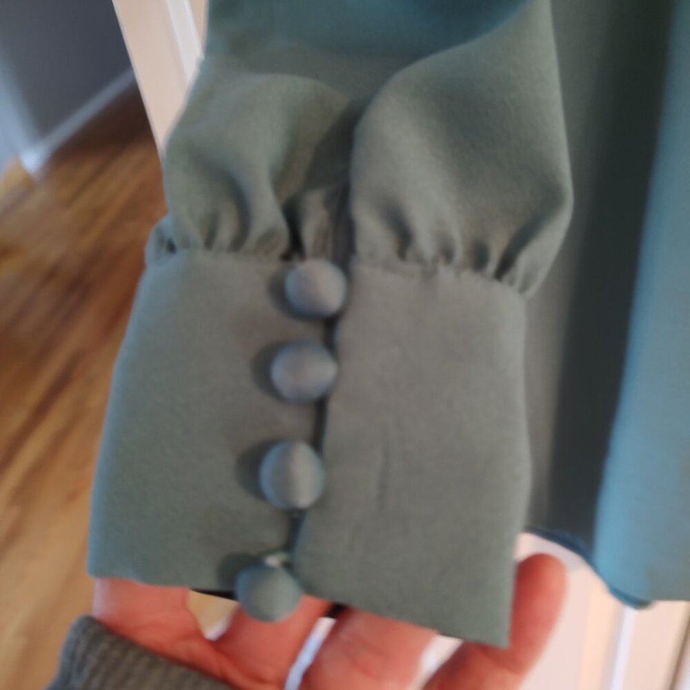 Dress - Picture 4 of 7